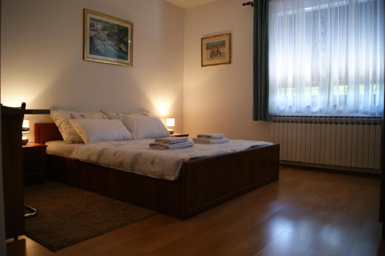 Apartment Lynx Korenica Esterno foto