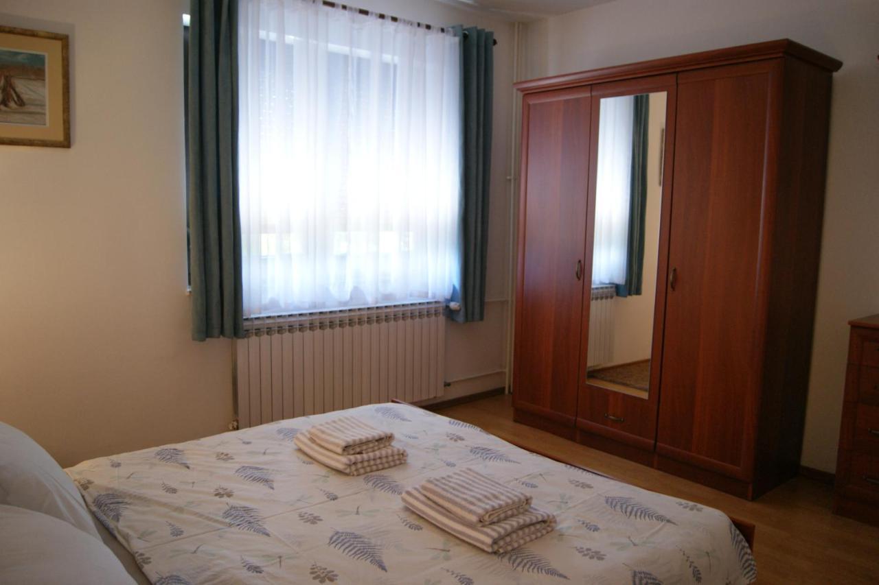 Apartment Lynx Korenica Esterno foto