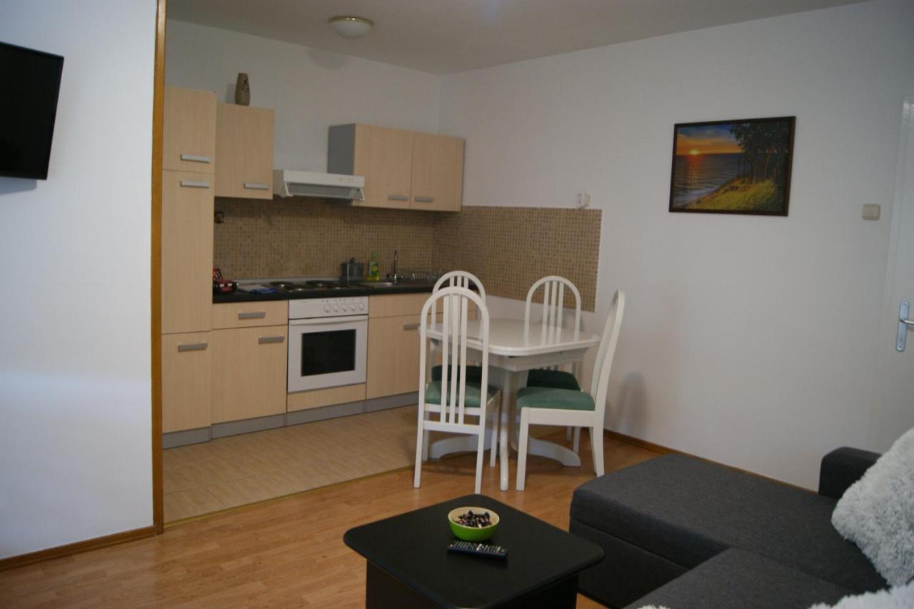 Apartment Lynx Korenica Esterno foto