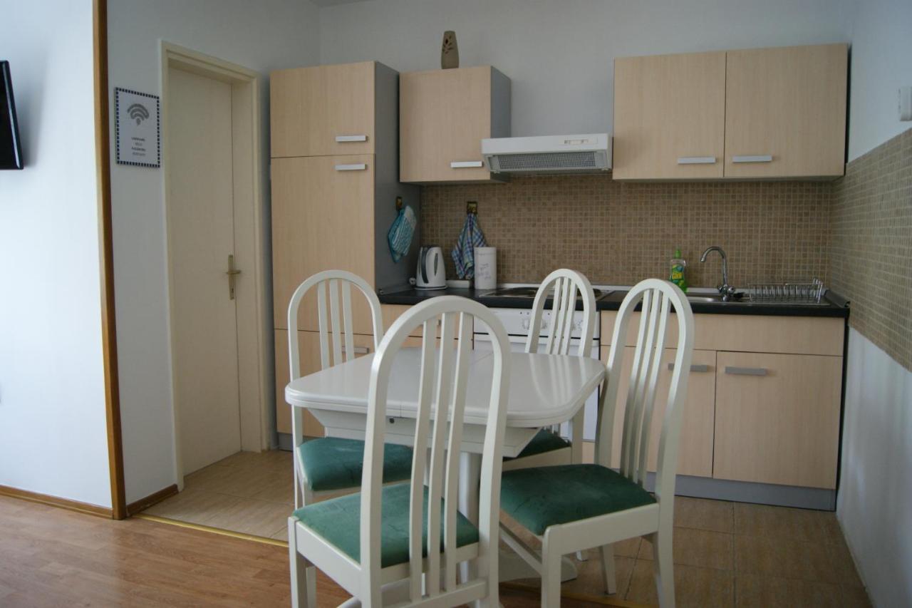 Apartment Lynx Korenica Esterno foto
