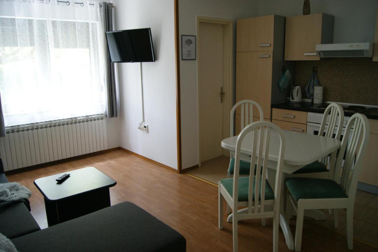 Apartment Lynx Korenica Esterno foto
